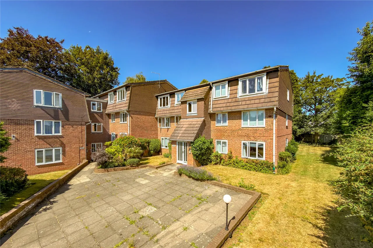Douglas Road, Harpenden, Hertfordshire, AL5 2HW, photo 4