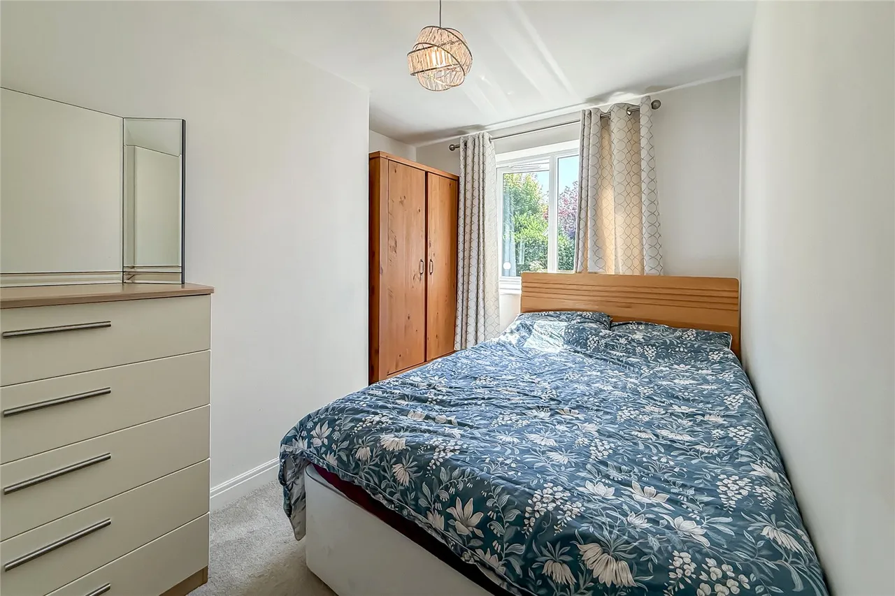 Douglas Road, Harpenden, Hertfordshire, AL5 2HW, photo 7