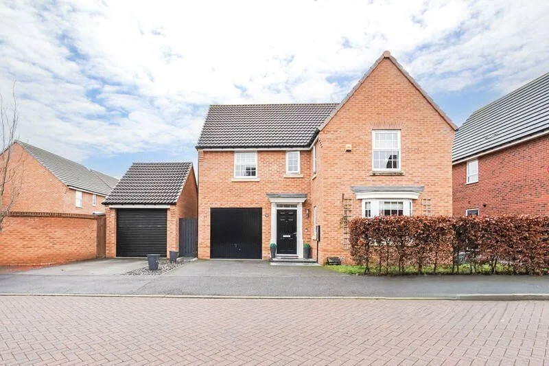 4 bed house for sale — Hillcrest Drive, Branton, Doncaster, South Yorkshire, DN3