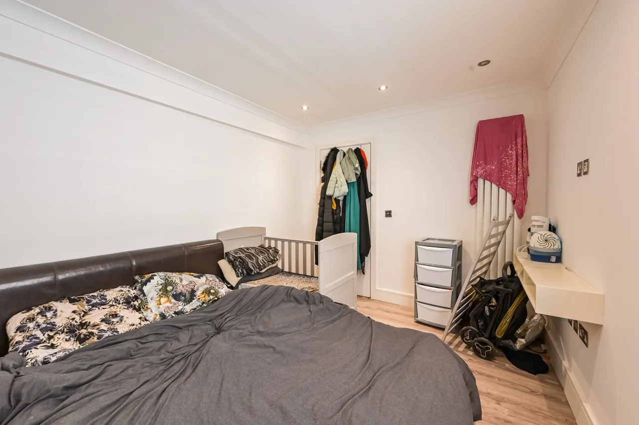 Flat C, 10 High Road, London, photo 5