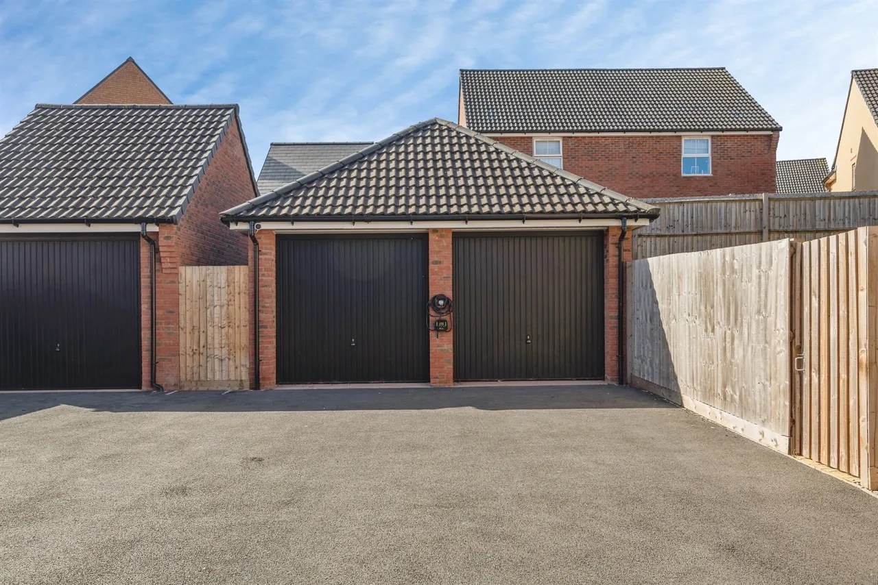 Corner Lawn, Cheddon Fitzpaine, TA2, photo 23