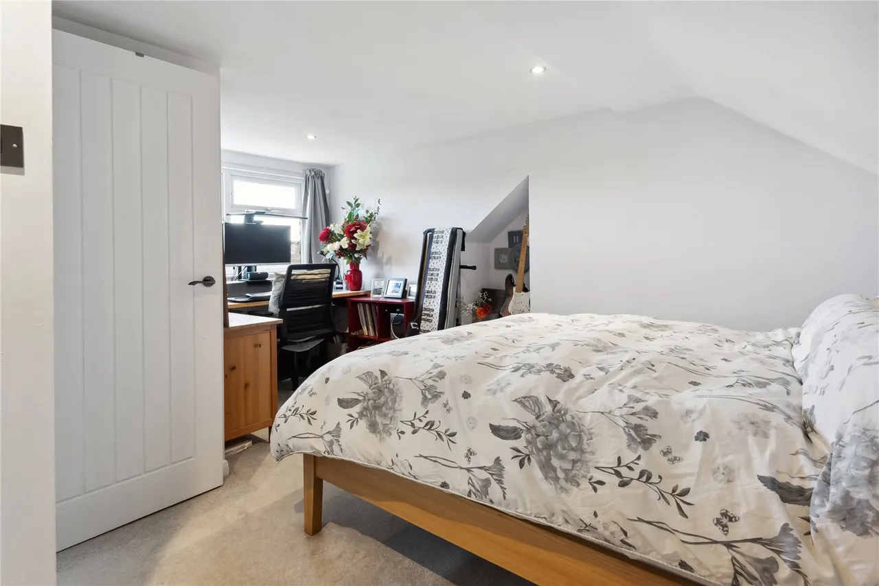 Fulwell Park Avenue, Twickenham, Middlesex, TW2 5HB, photo 12