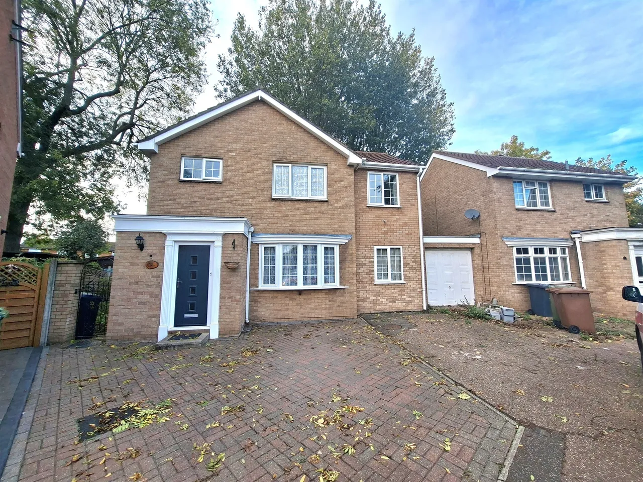 5 bed house for sale — Barry Walk, Peterborough