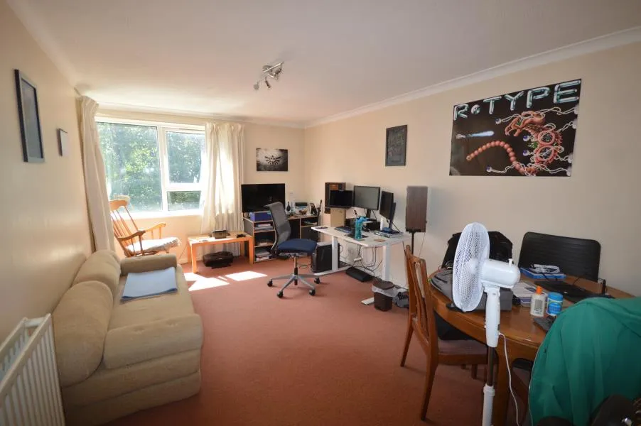 Dalford Court, Malinslee, photo 3