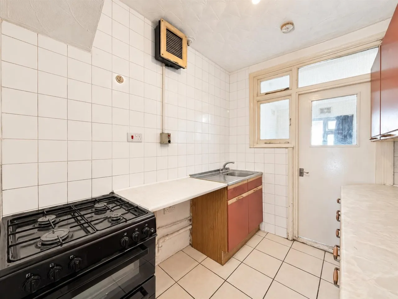 End Terrace, Southall, UB1, photo 9