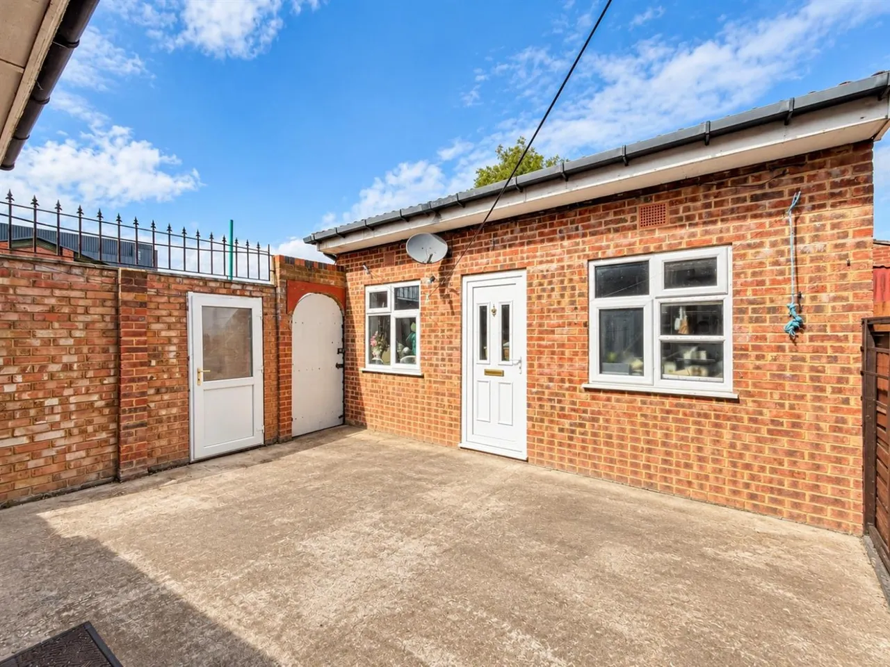 End Terrace, Southall, UB1, photo 10