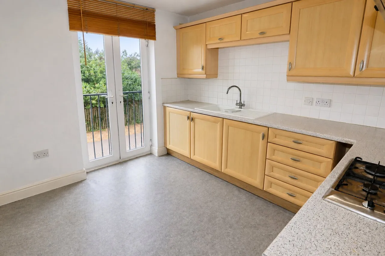 Violet Close, Desborough, NN14, photo 11