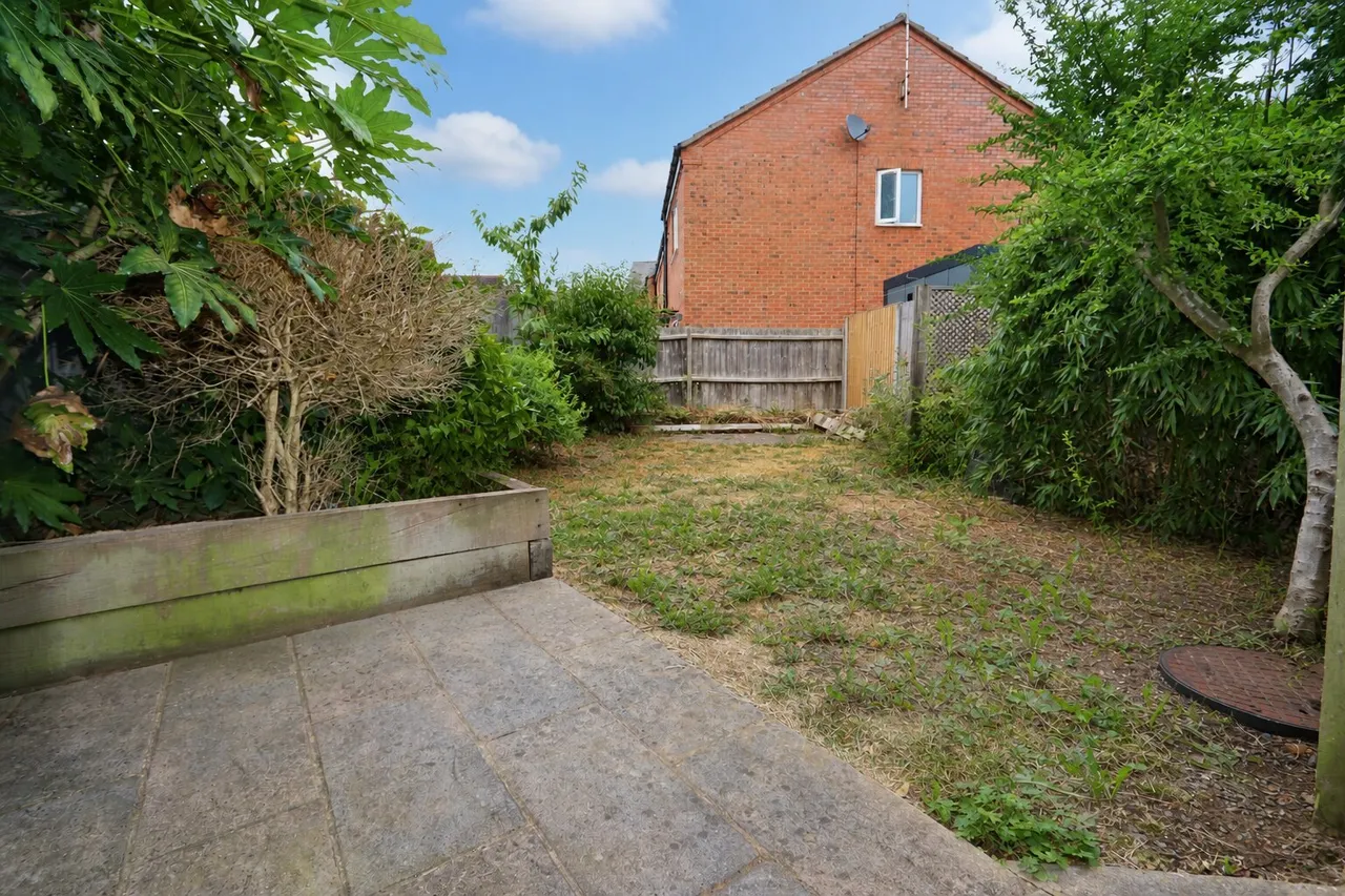 Violet Close, Desborough, NN14, photo 6
