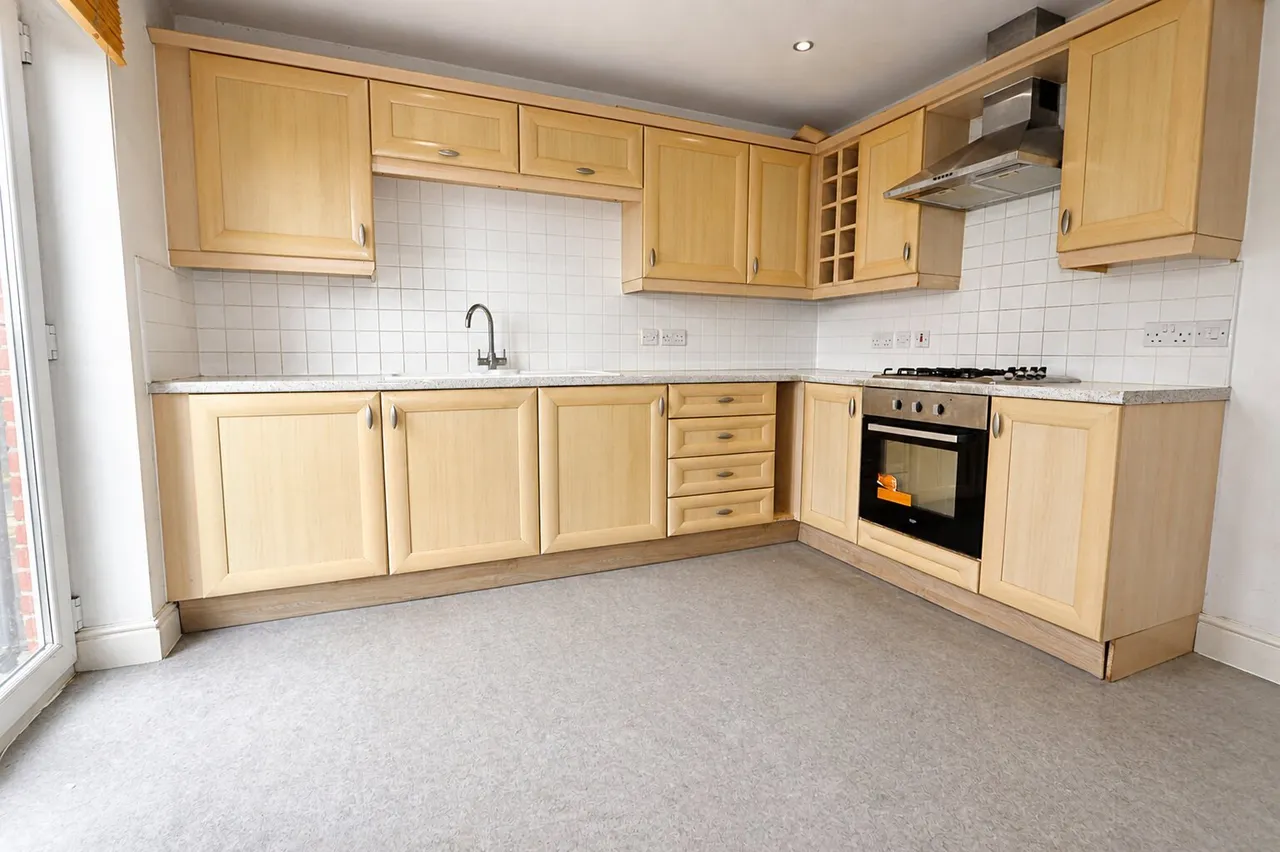 Violet Close, Desborough, NN14, photo 3