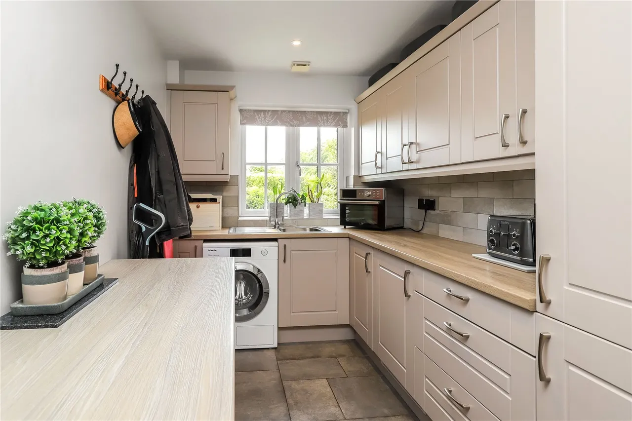 Stockbridge Road, Lopcombe, Salisbury, Wiltshire, SP5 1BW, photo 6