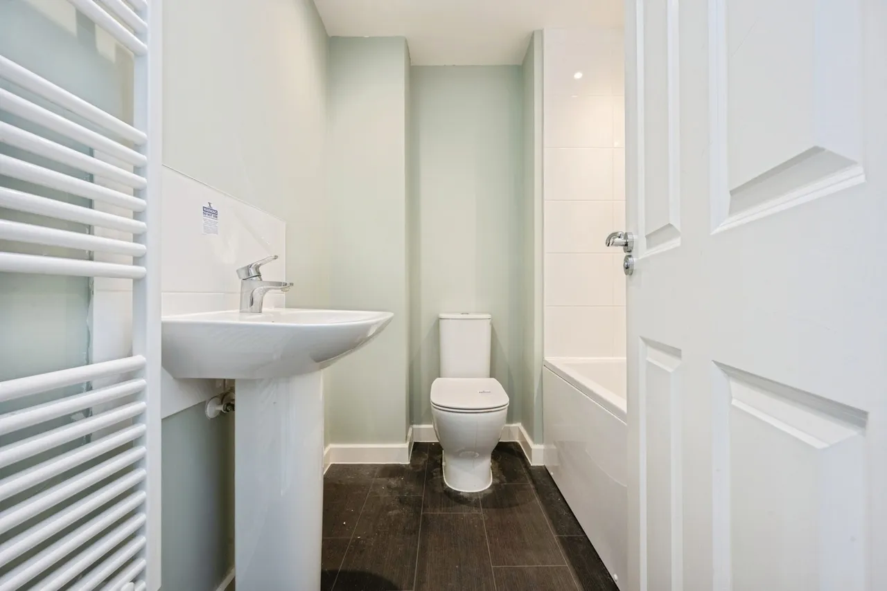 Hovingham Drive, Great Denham, Bedford, Bedfordshire, MK40, photo 8