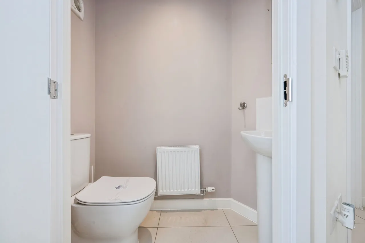 Hovingham Drive, Great Denham, Bedford, Bedfordshire, MK40, photo 13