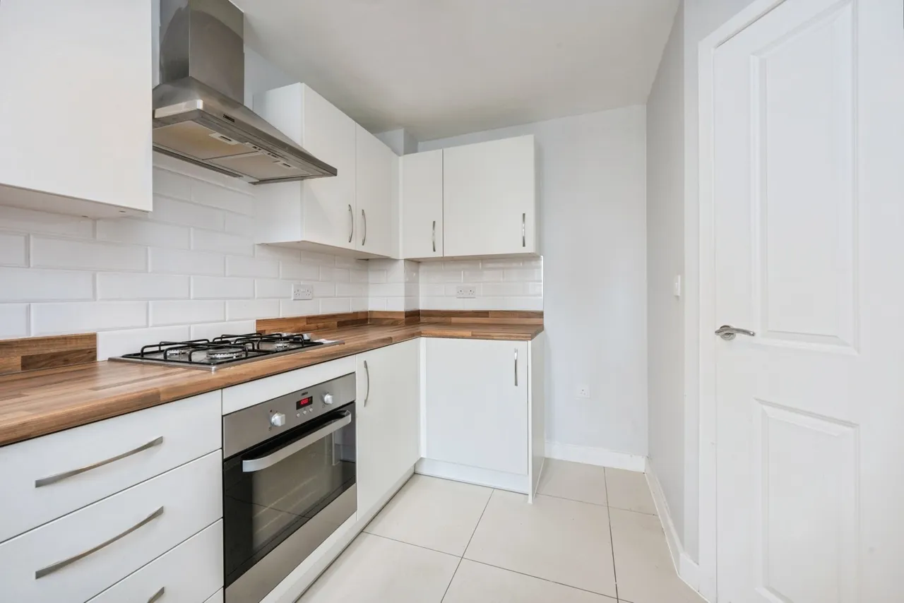Hovingham Drive, Great Denham, Bedford, Bedfordshire, MK40, photo 4