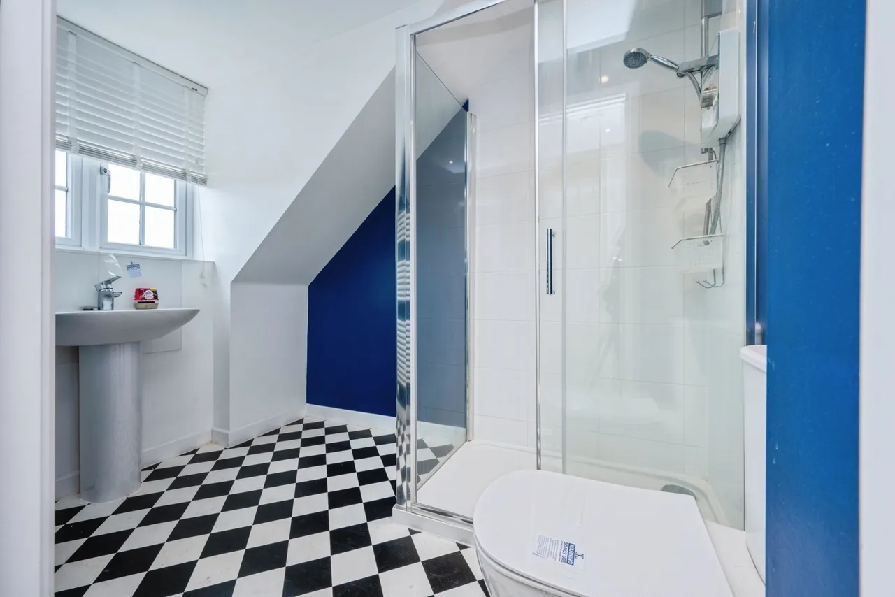 Hovingham Drive, Great Denham, Bedford, Bedfordshire, MK40, photo 17
