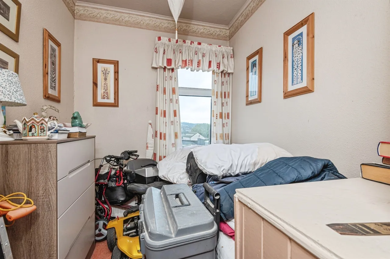 Cowlersley Lane, Linthwaite, Huddersfield, photo 8