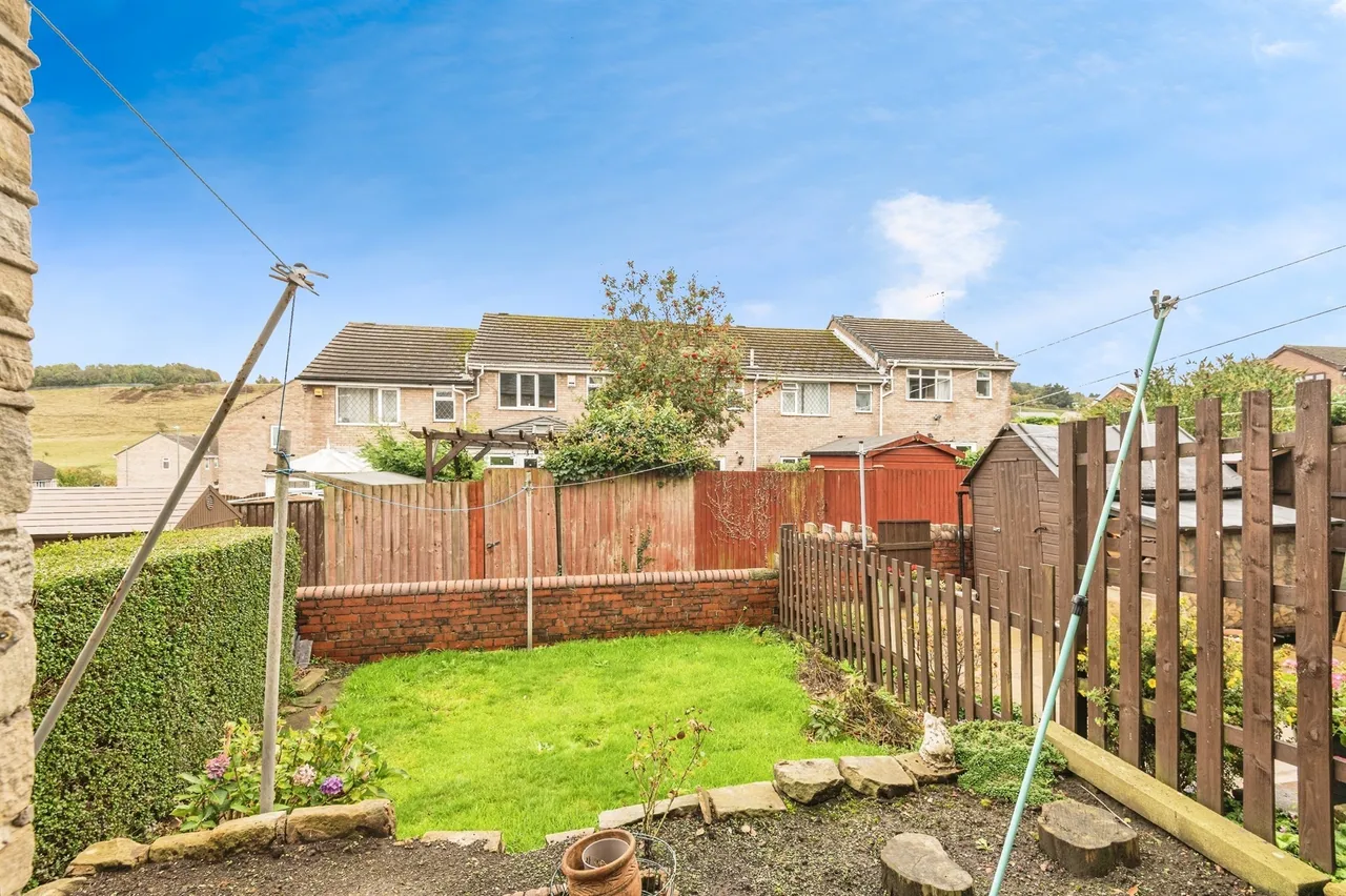 Cowlersley Lane, Linthwaite, Huddersfield, photo 11