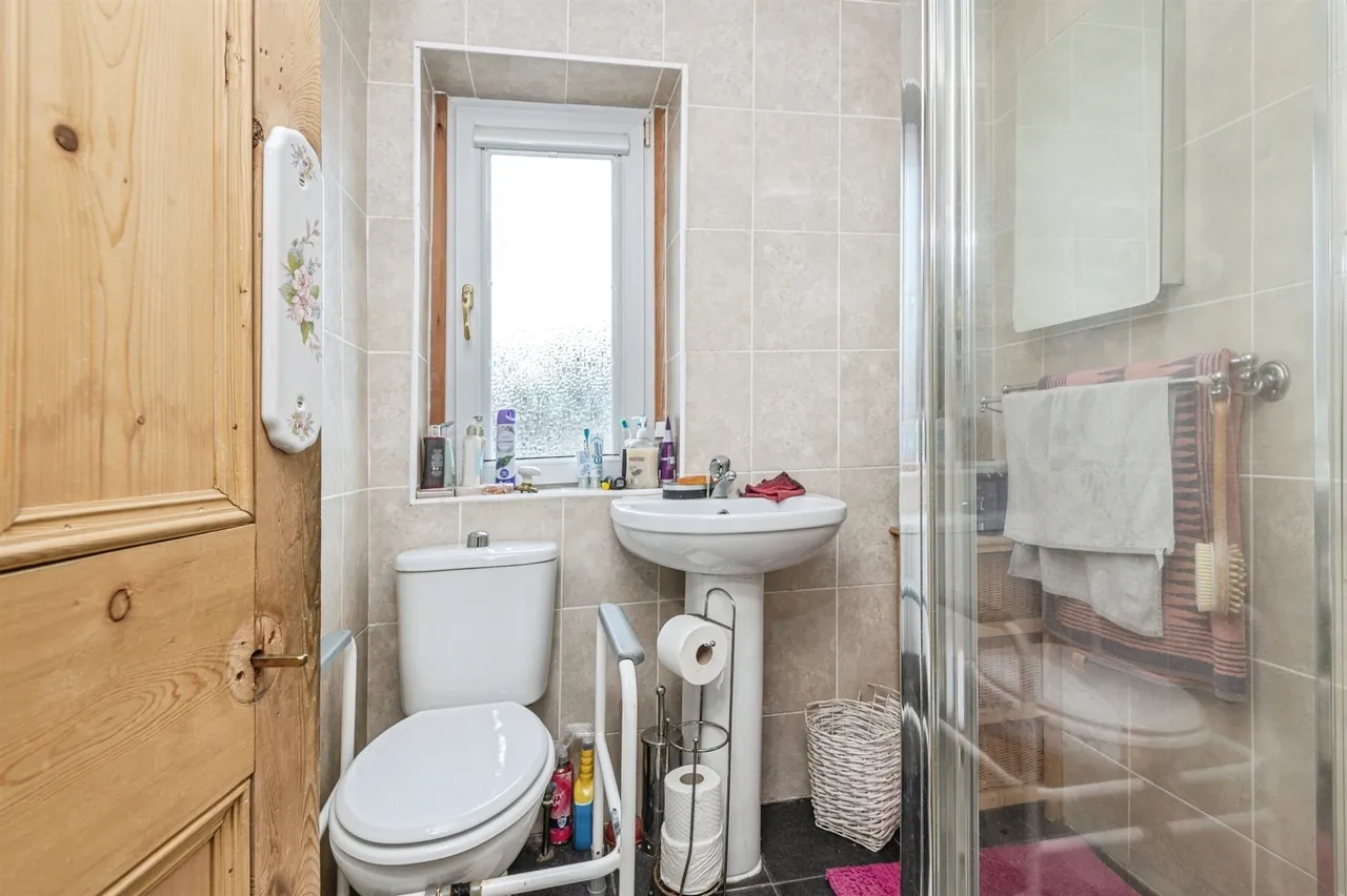 Cowlersley Lane, Linthwaite, Huddersfield, photo 10