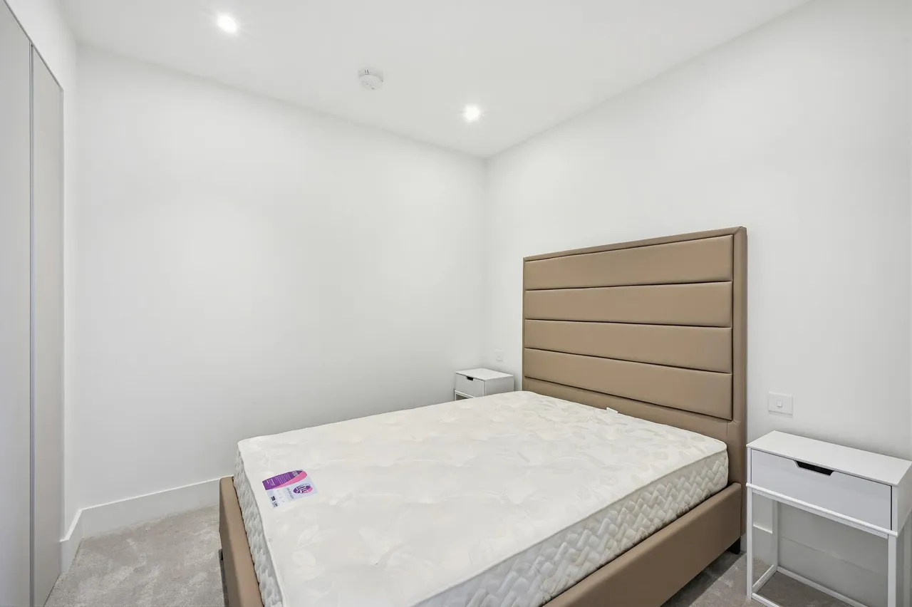 Bowline House, Heron Wharf, E14, photo 7