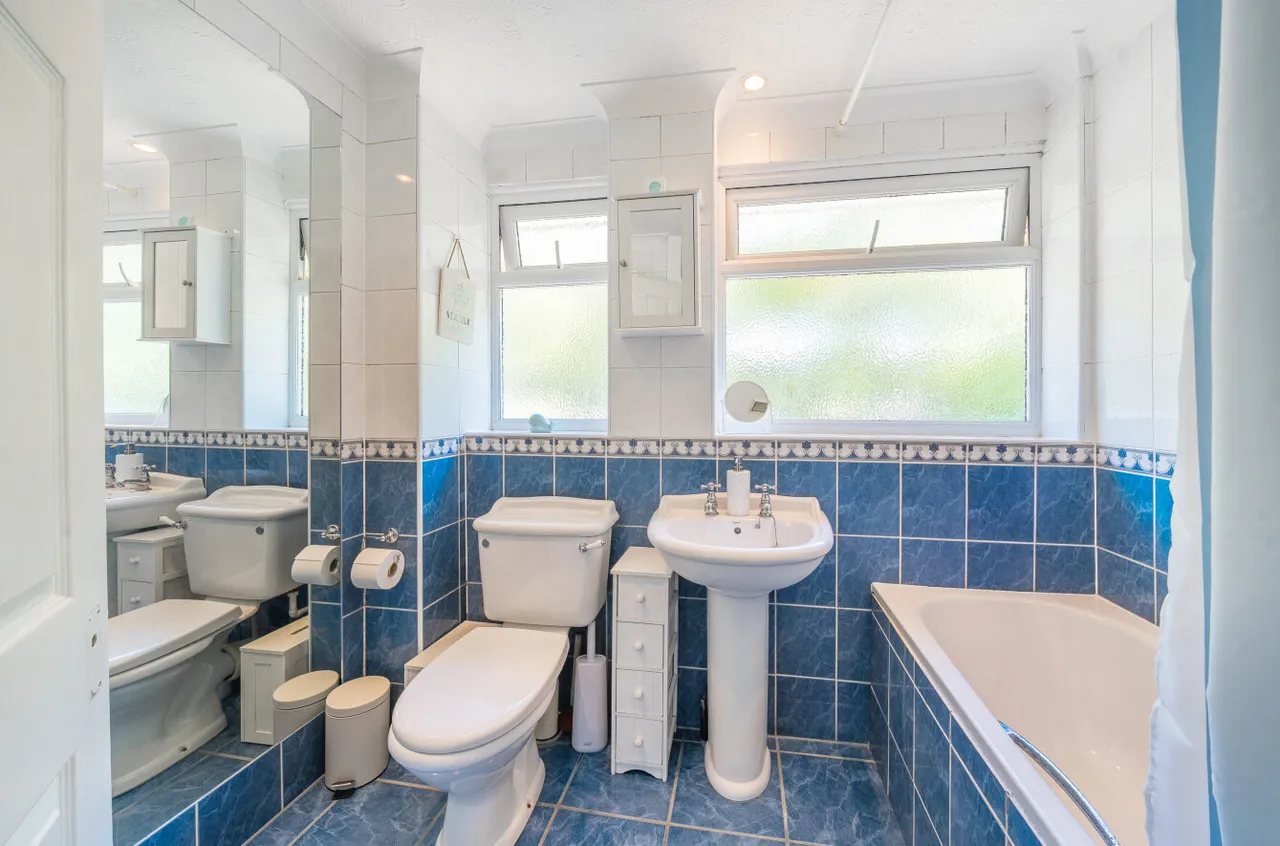 Nightingale Drive, Mytchett, Camberley, Surrey, GU16 6BZ, photo 9