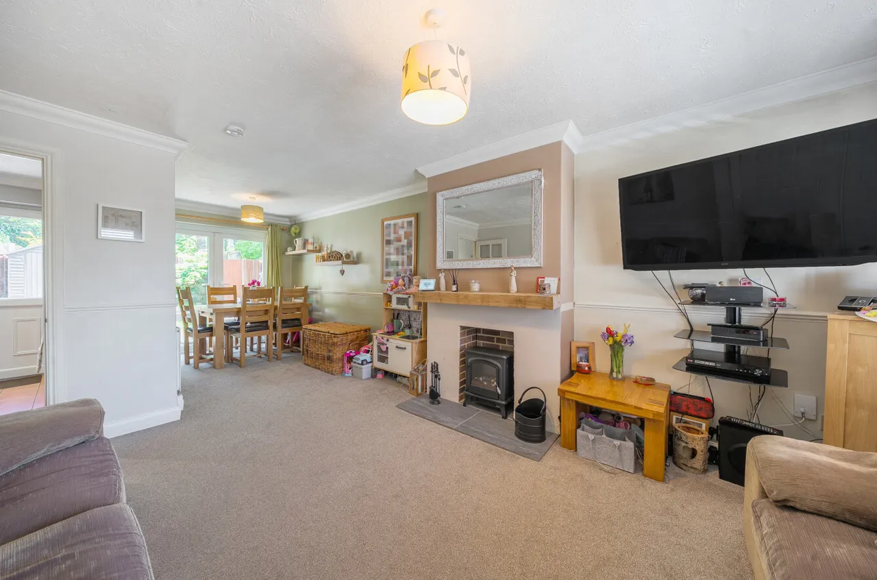 Nightingale Drive, Mytchett, Camberley, Surrey, GU16 6BZ, photo 5