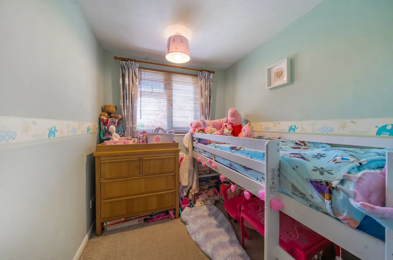 Nightingale Drive, Mytchett, Camberley, Surrey, GU16 6BZ, photo 8