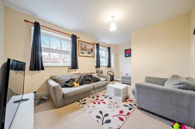 Ruskin Road, OX16, photo 4