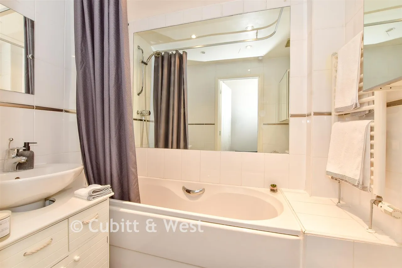 Hatchmore Road, Denmead, PO7, photo 15