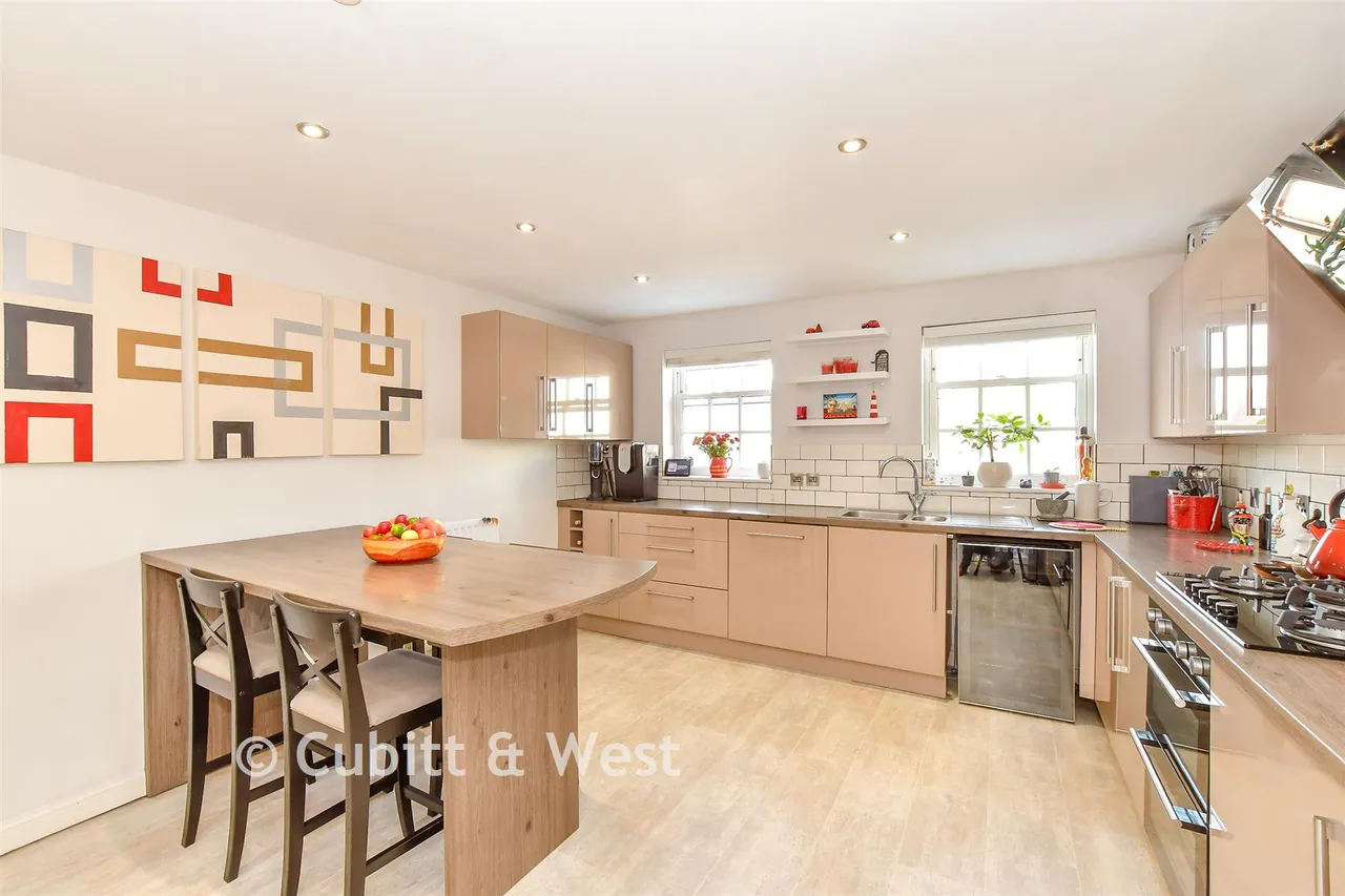 Hatchmore Road, Denmead, PO7, photo 2