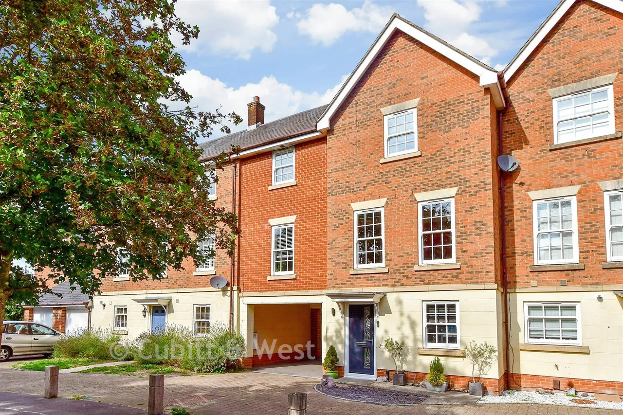 4 bed house for sale, Hatchmore Road, Denmead, PO7