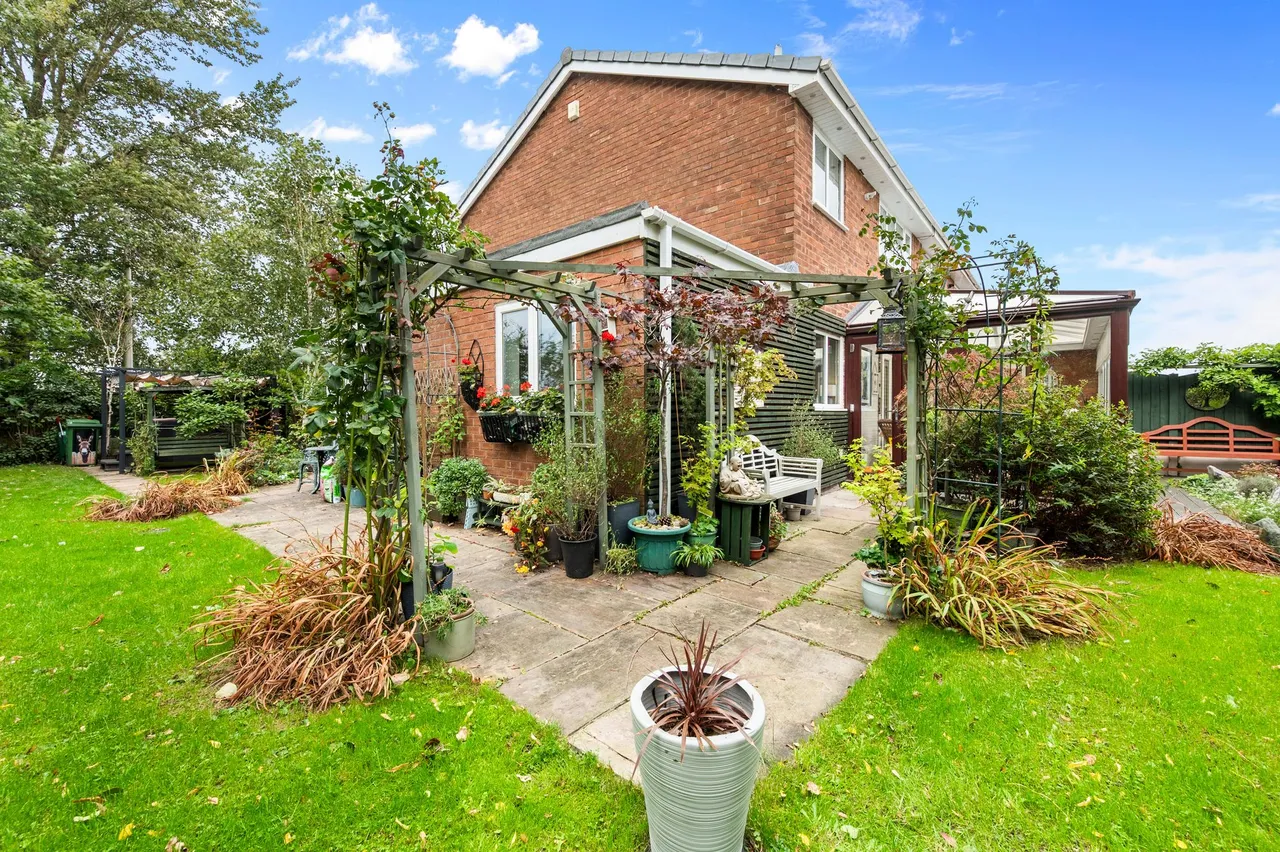 Burns Grove, Warrington, WA2, photo 39