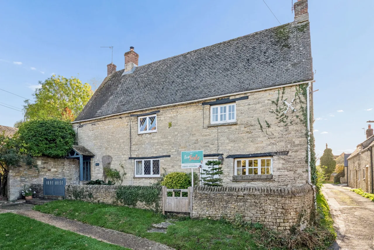 3 bed house for sale, Bladon, Woodstock, OX20