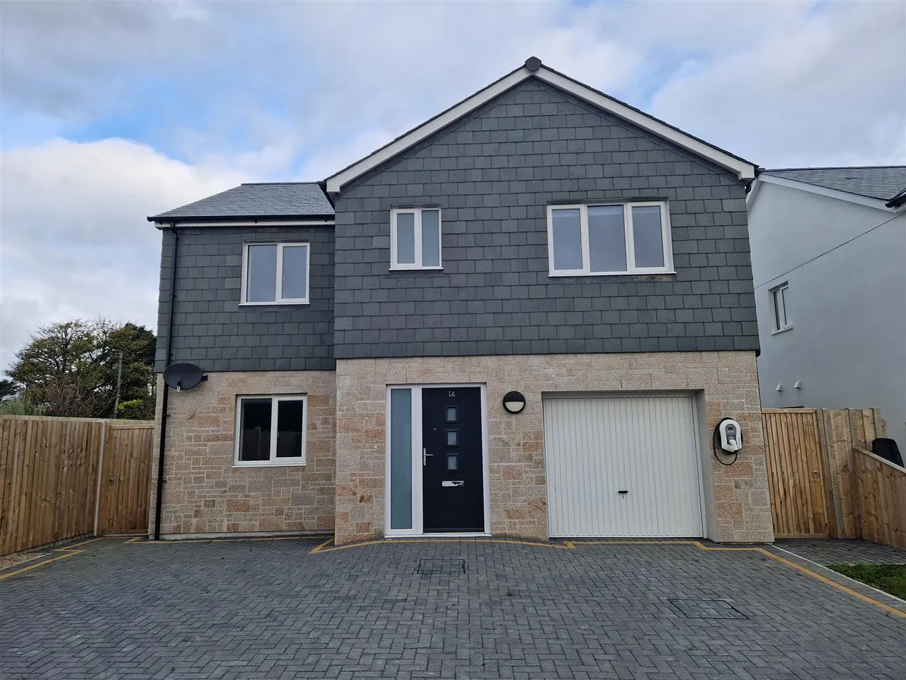 5 bed house to rent, Falmouth Road, Helston