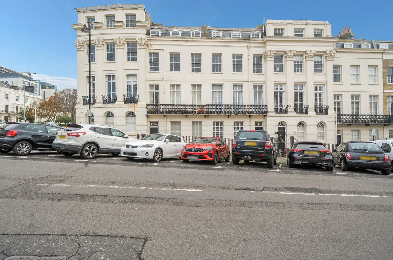2 bed flat to rent, Portland Place, Brighton, BN2
