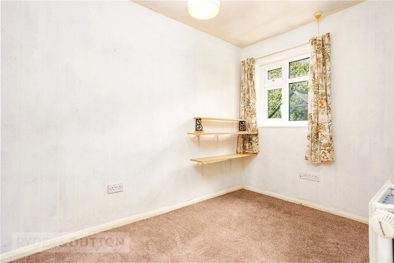 Market Street, Mossley, OL5, photo 11