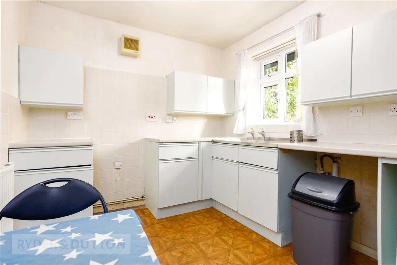 Market Street, Mossley, OL5, photo 5