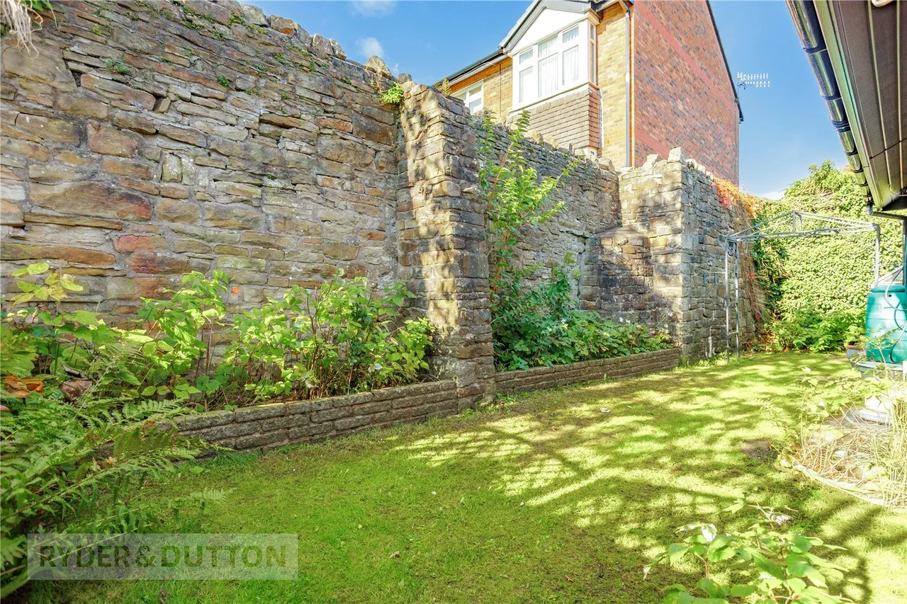 Market Street, Mossley, OL5, photo 17