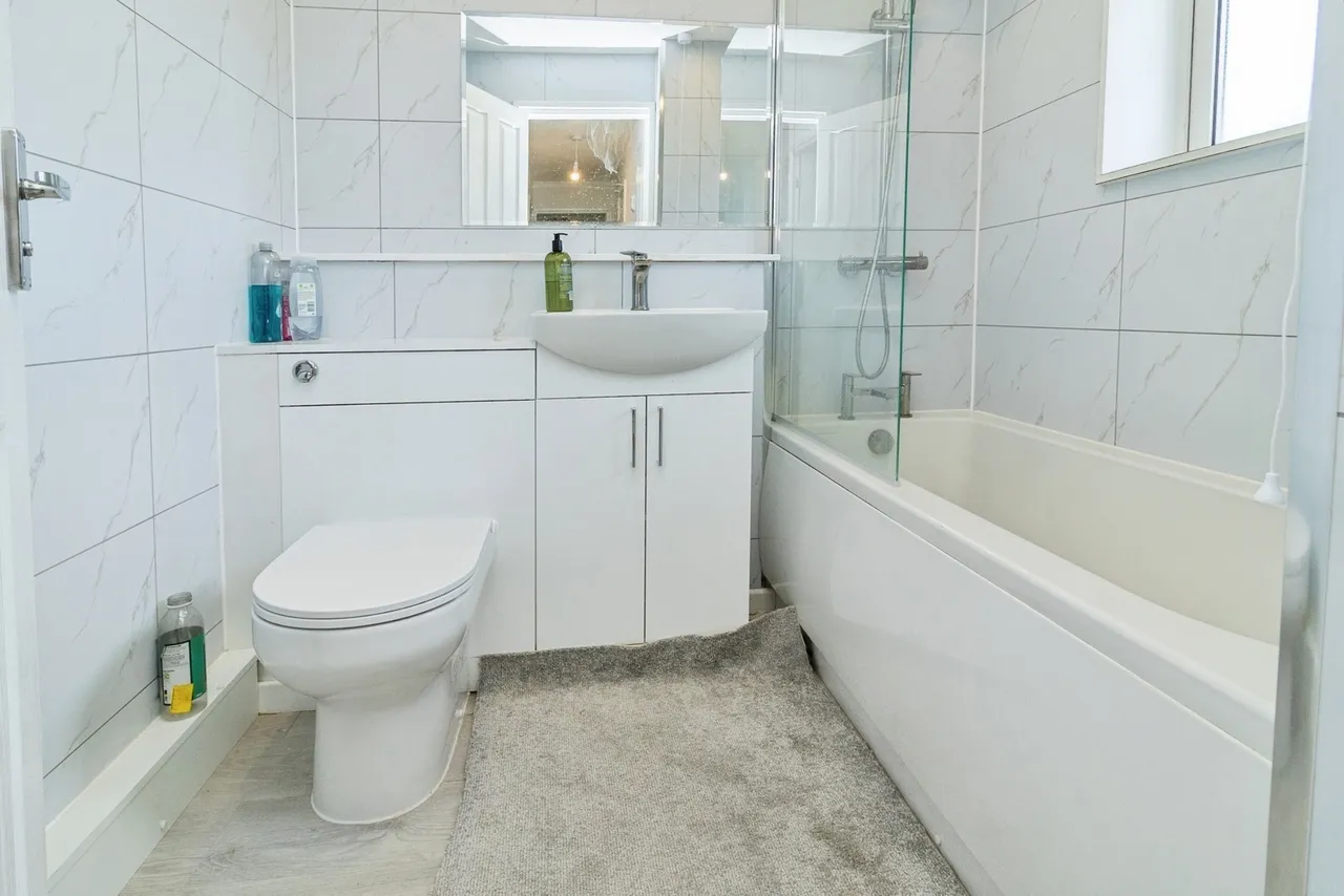 Ulyett Place, Oldbrook, Milton Keynes, Buckinghamshire, MK6, photo 4