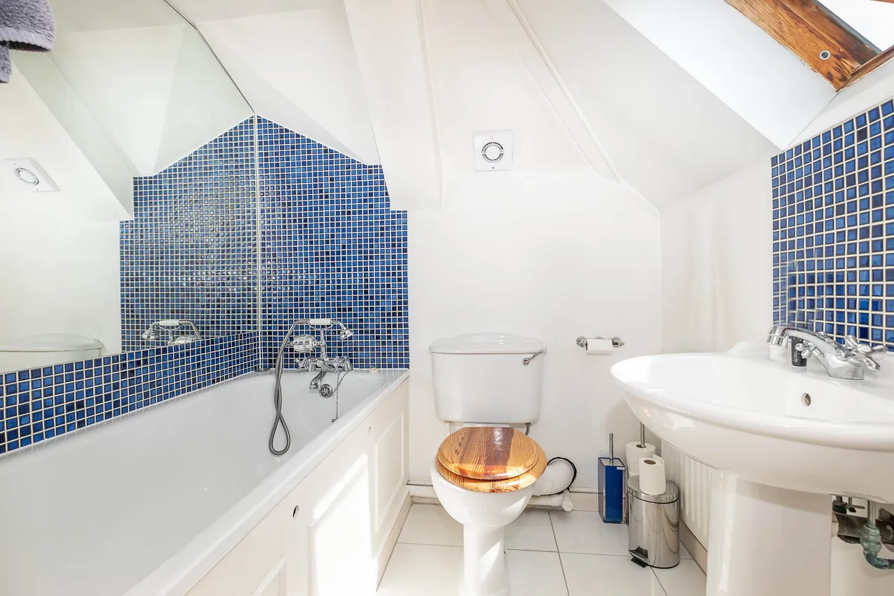Compton Road, London, SW19, photo 14