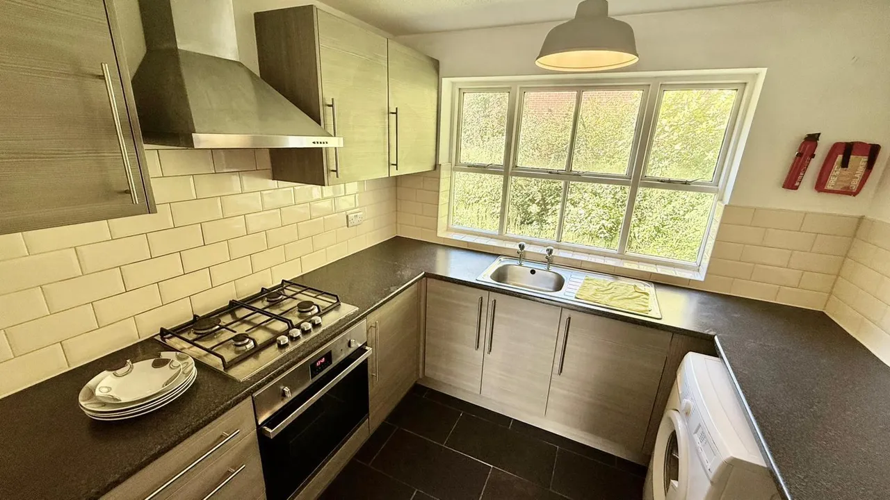 Odell Place, B5, photo 3