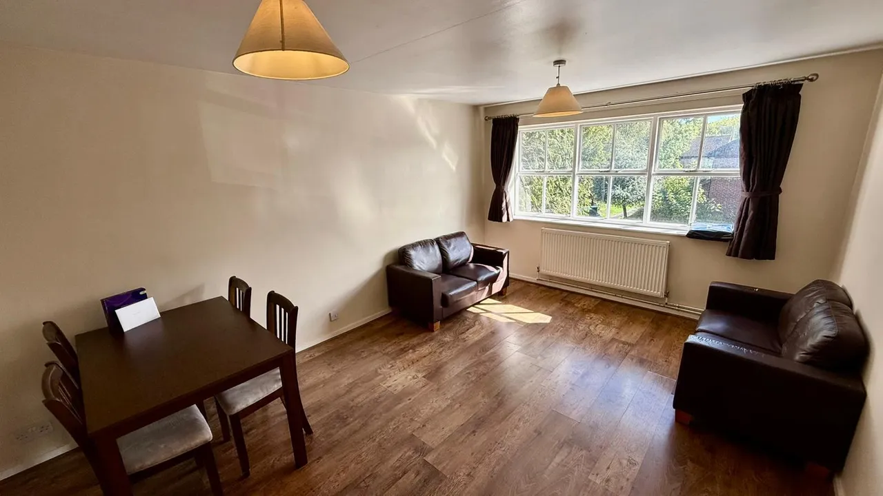 Odell Place, B5, photo 2