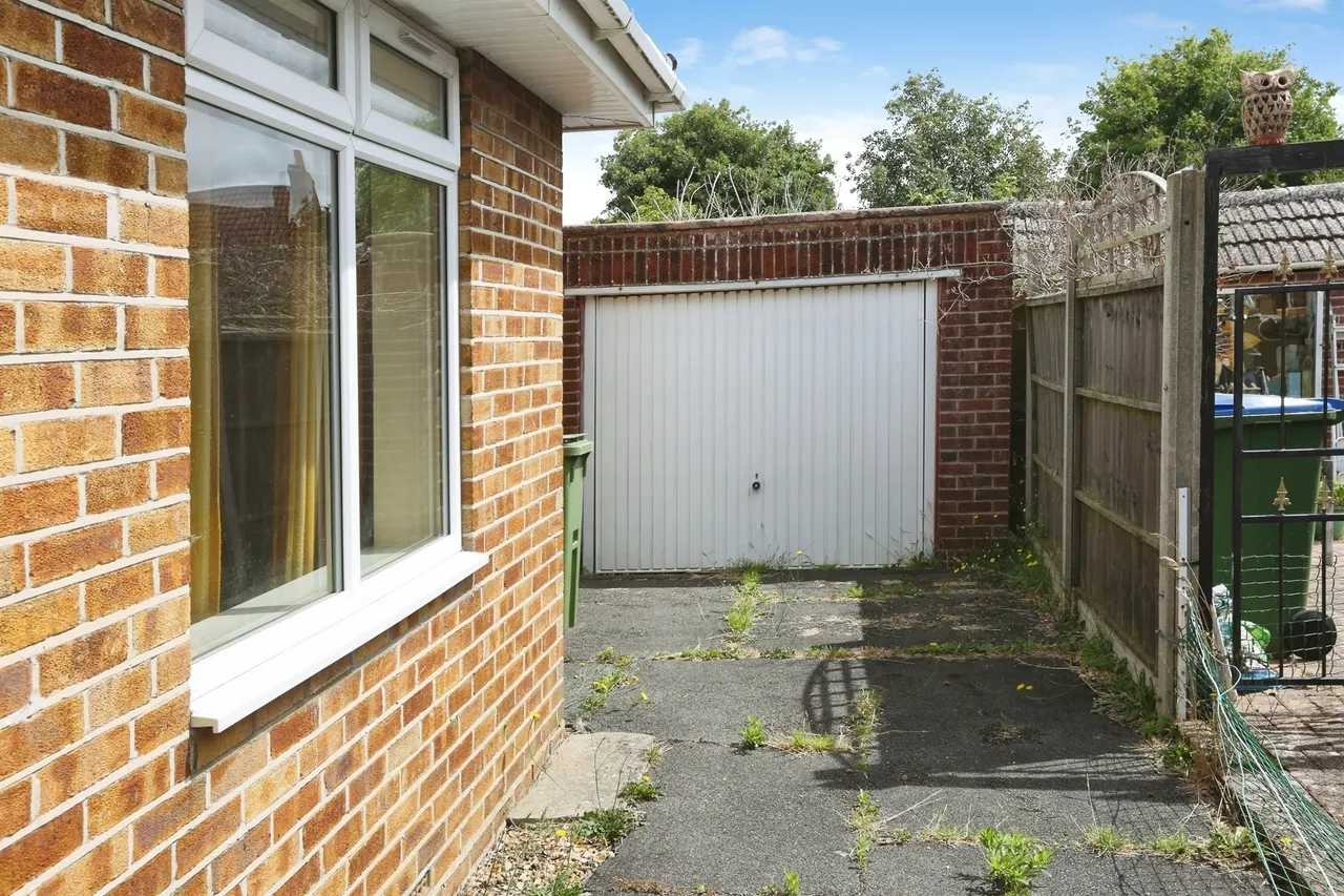 Coombe Farm Avenue, Fareham, PO16, photo 13