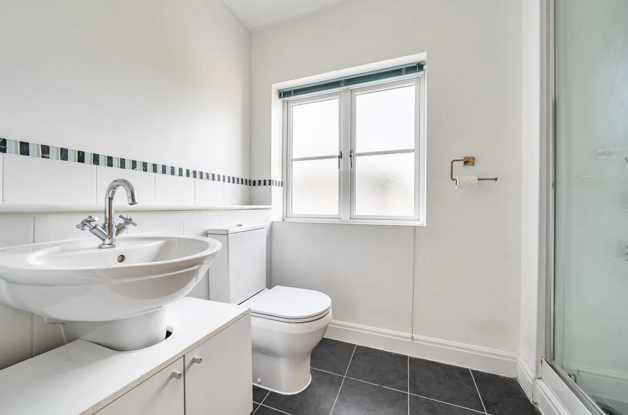 The Paddock, Itchen Abbas, SO21, photo 10