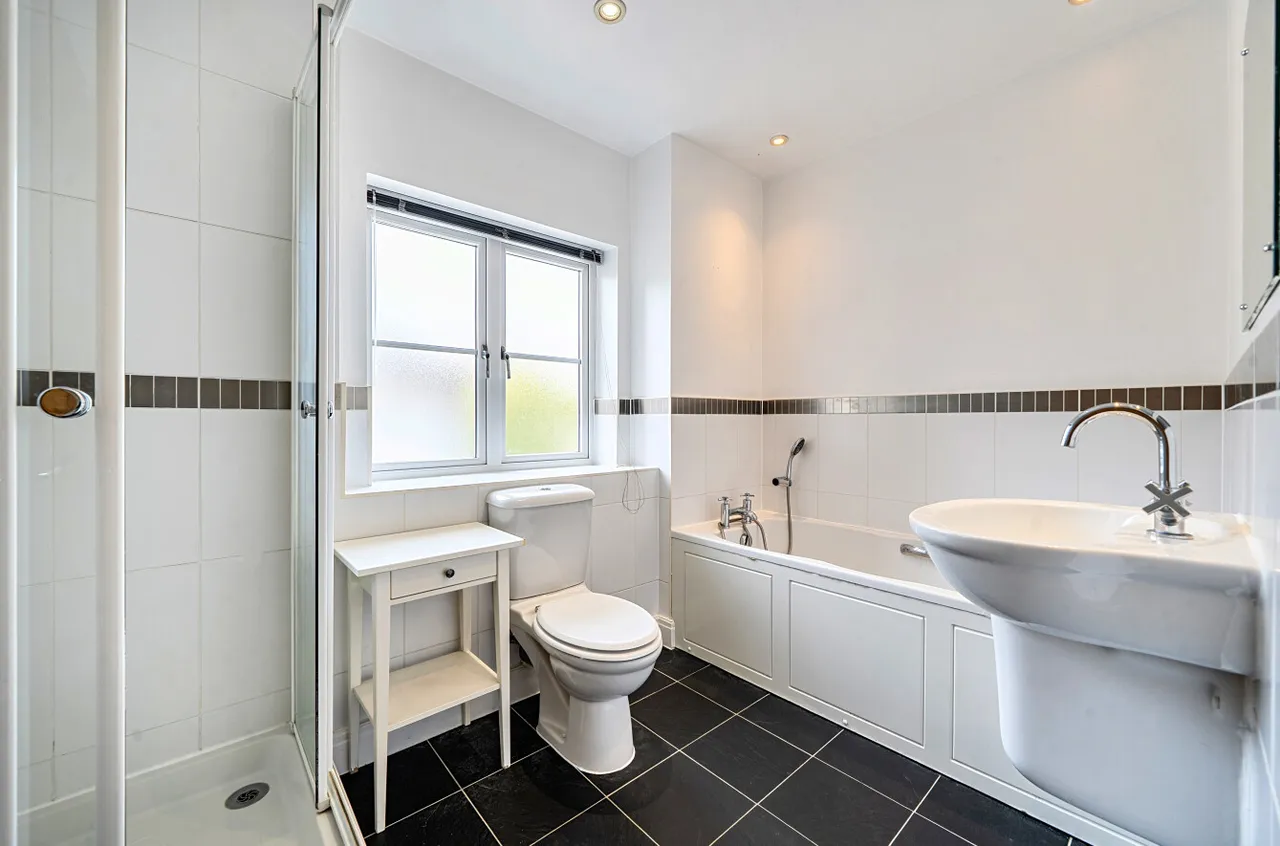 The Paddock, Itchen Abbas, SO21, photo 13