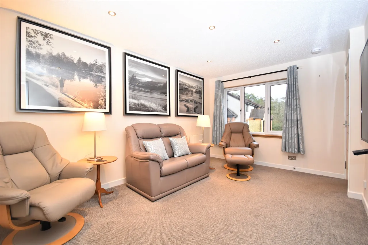Dunbar Court, Gleneagles Village, PH3, photo 2