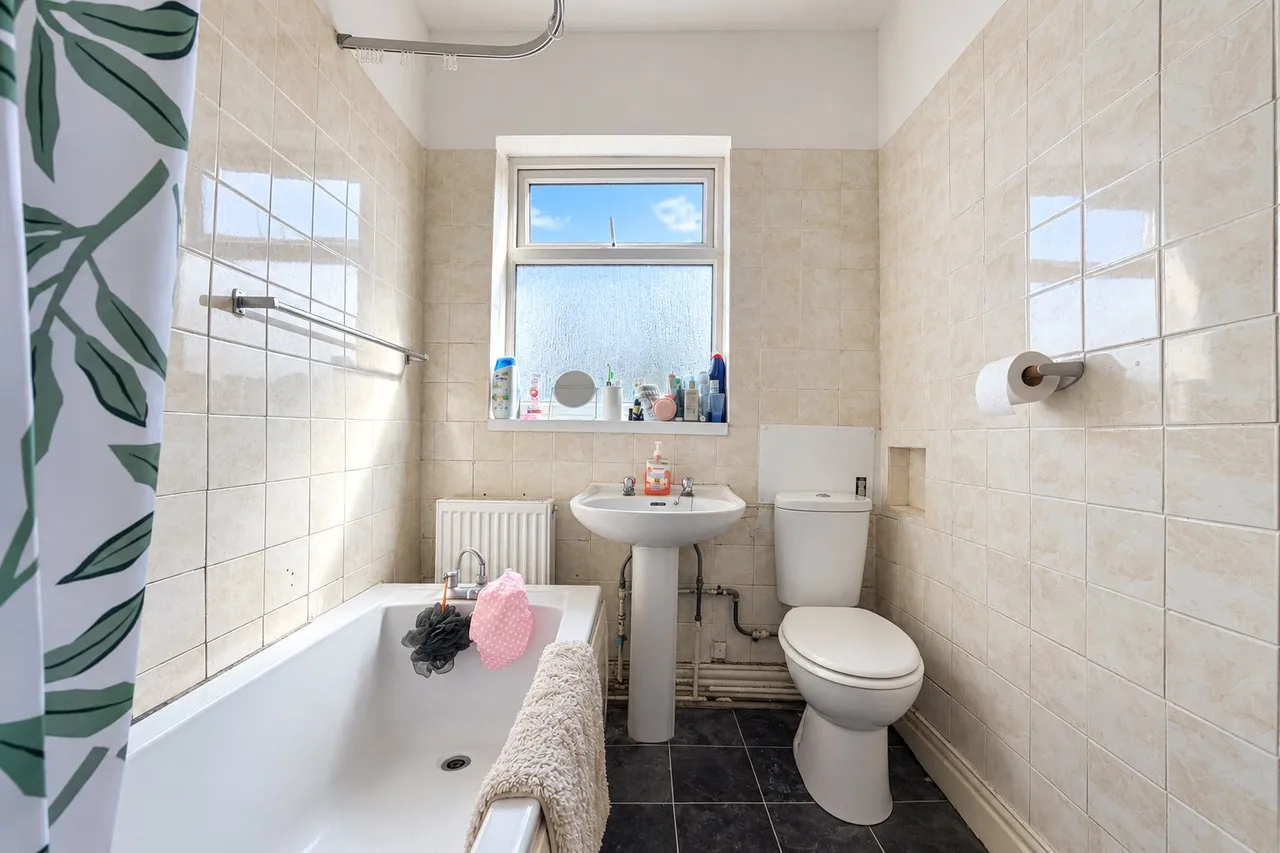 Singleton Avenue, Prenton, CH42, photo 13