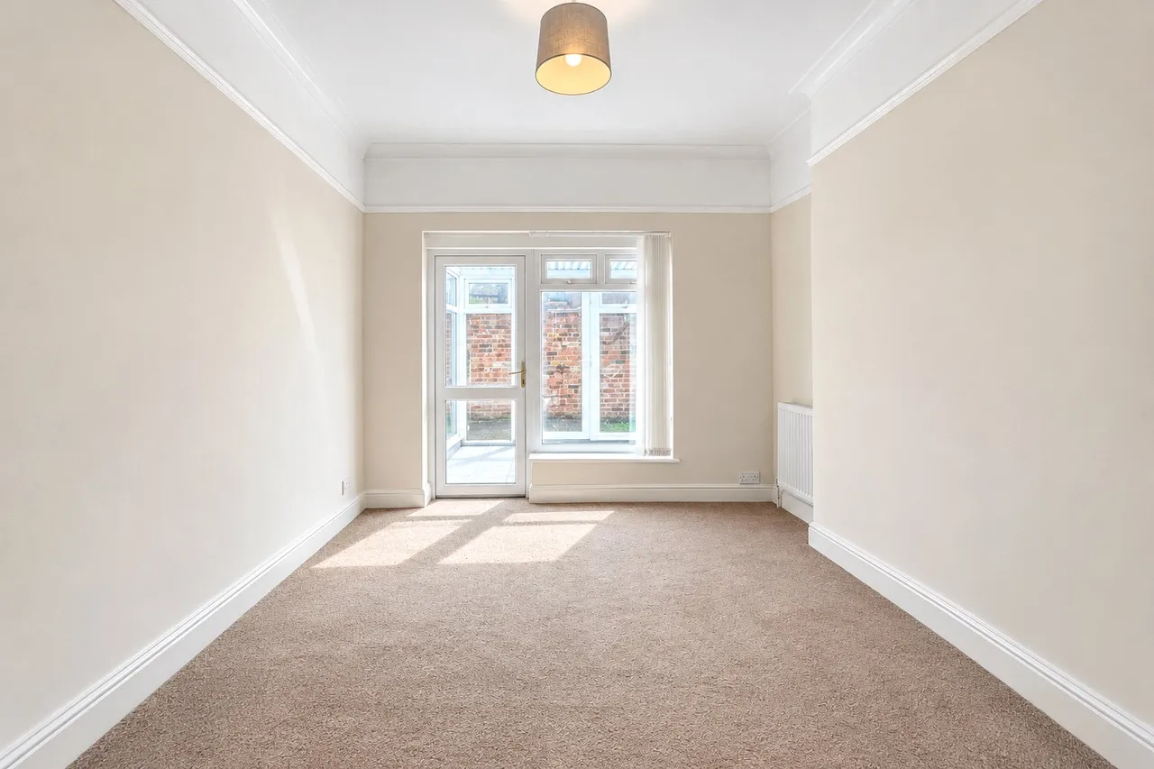 Singleton Avenue, Prenton, CH42, photo 5