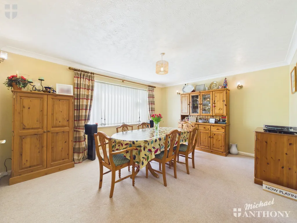 King Edward Avenue, Aylesbury, HP21 7JD, photo 15