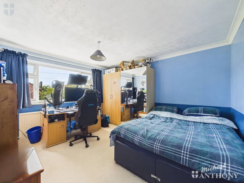 King Edward Avenue, Aylesbury, HP21 7JD, photo 6