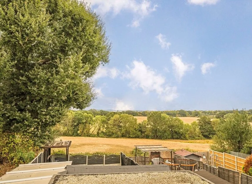 Gilders Road, Chessington, KT9, photo 9