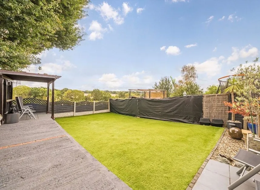 Gilders Road, Chessington, KT9, photo 7